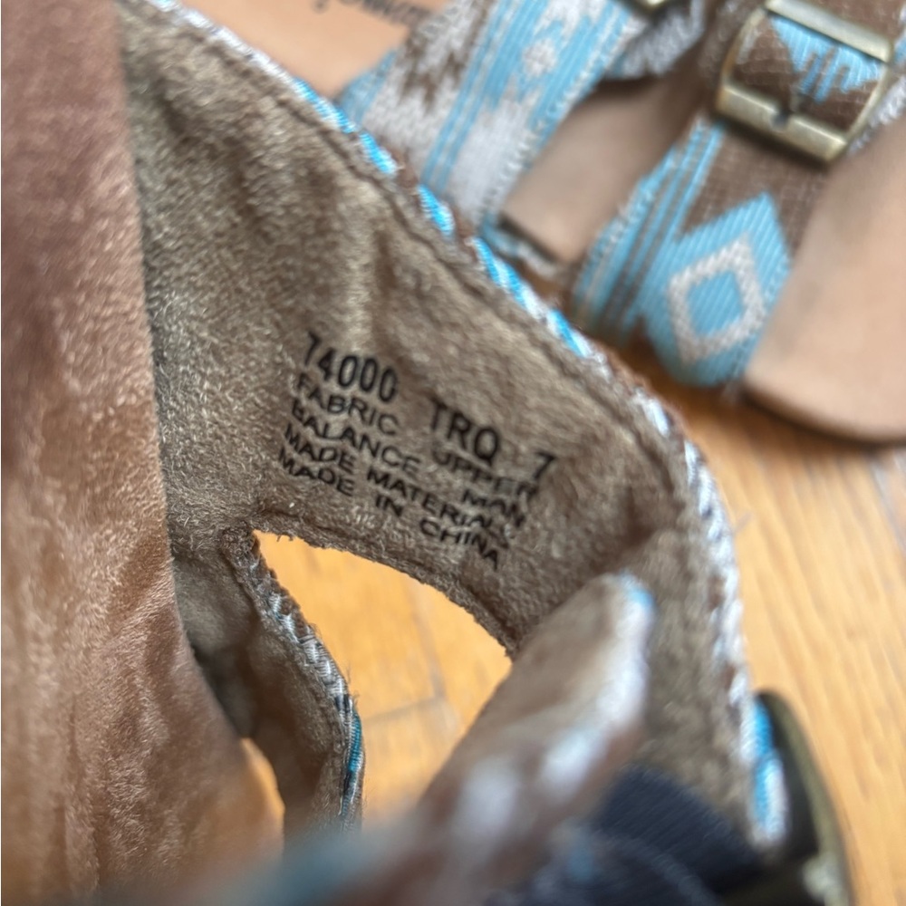 Minnetonka Contour Sandals - Picture 4 of 6